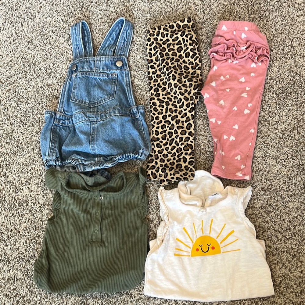 Girls Old Navy 12-18 month trendy spring clothing bundle